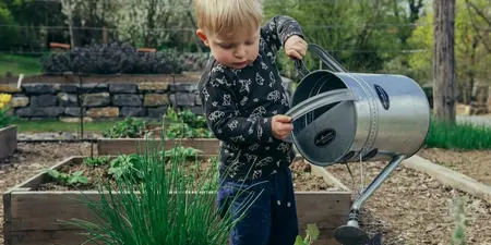 Moestuinieren met kinderen: leuk en leerzaam!